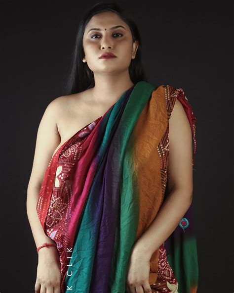 saree without blouse hot|More.